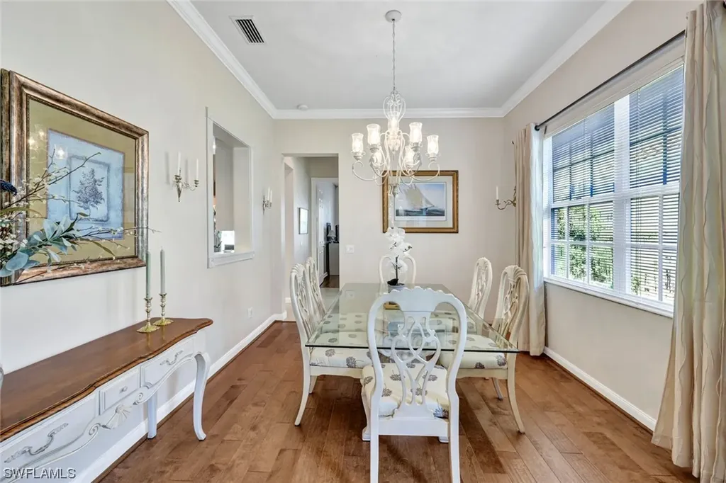 4313 Queen Elizabeth Way Naples FL 34119
