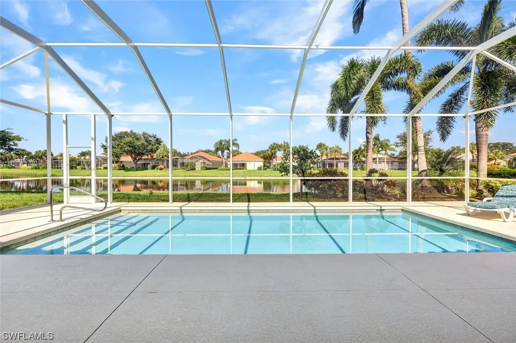 4313 Queen Elizabeth Way Naples FL 34119