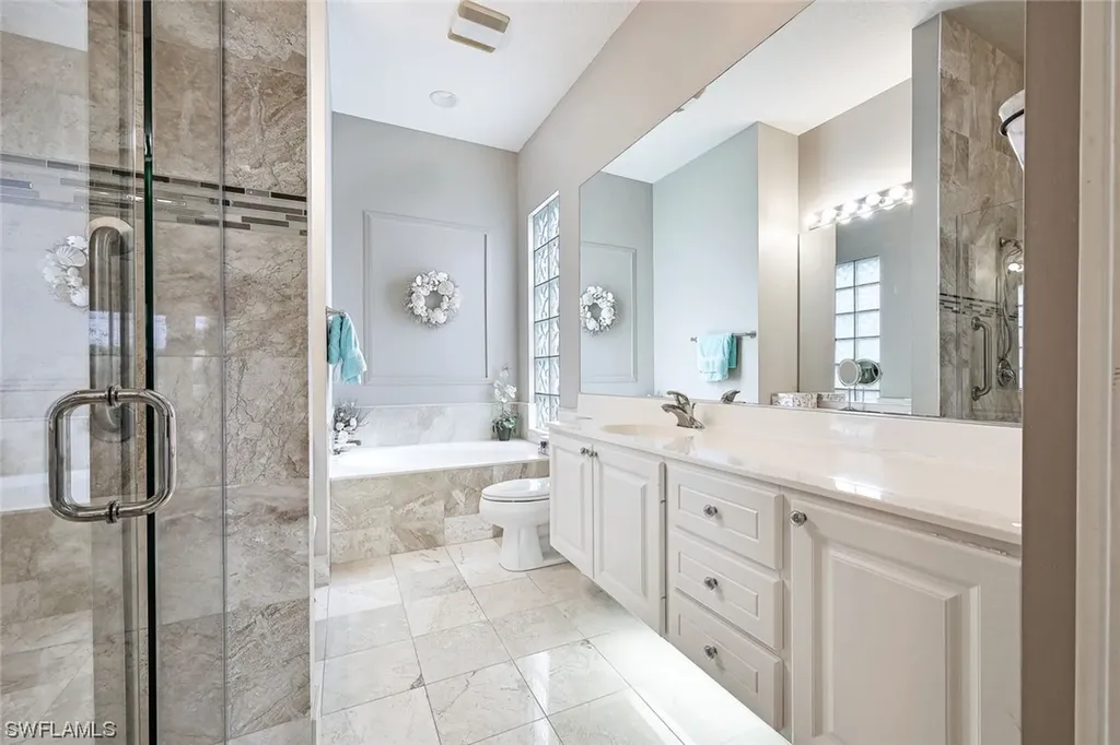 4313 Queen Elizabeth Way Naples FL 34119