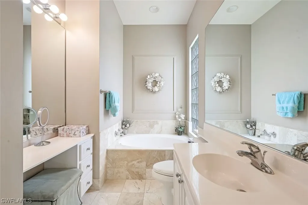 4313 Queen Elizabeth Way Naples FL 34119