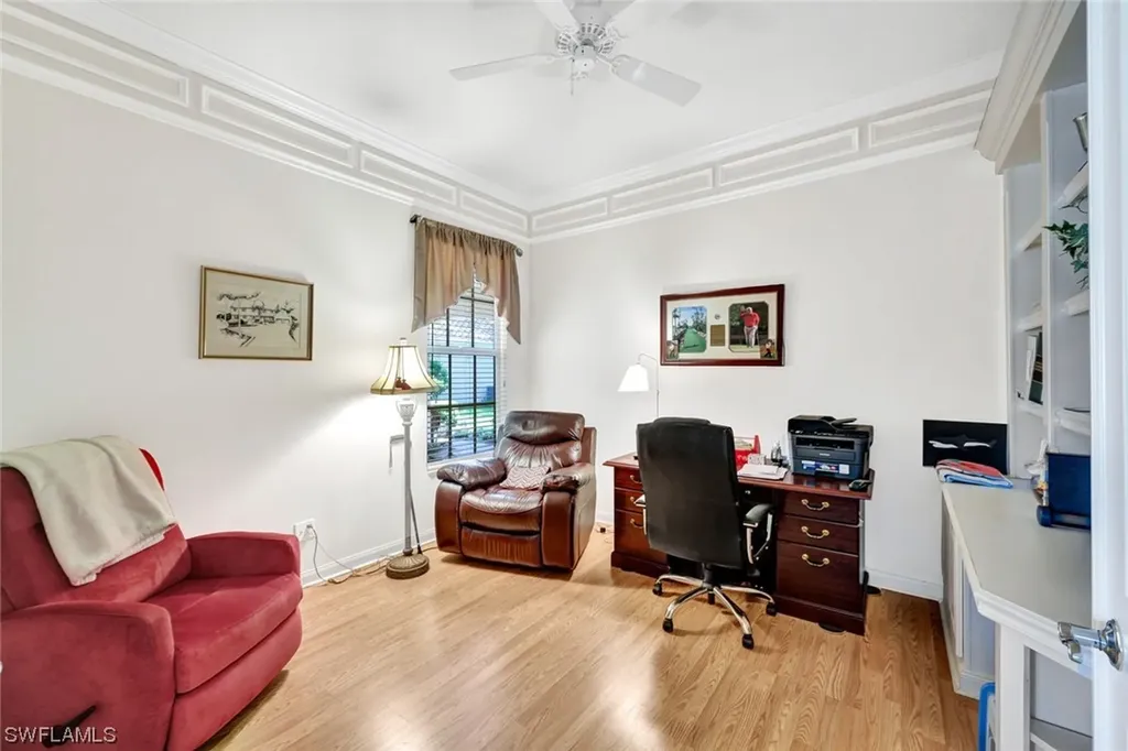 4313 Queen Elizabeth Way Naples FL 34119