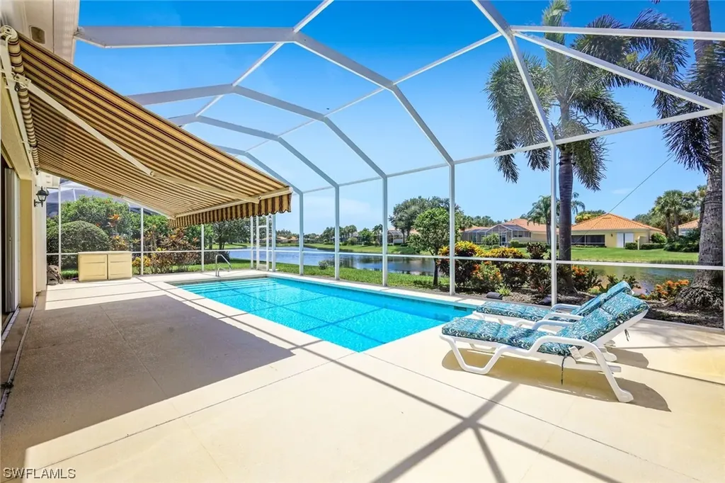 4313 Queen Elizabeth Way Naples FL 34119