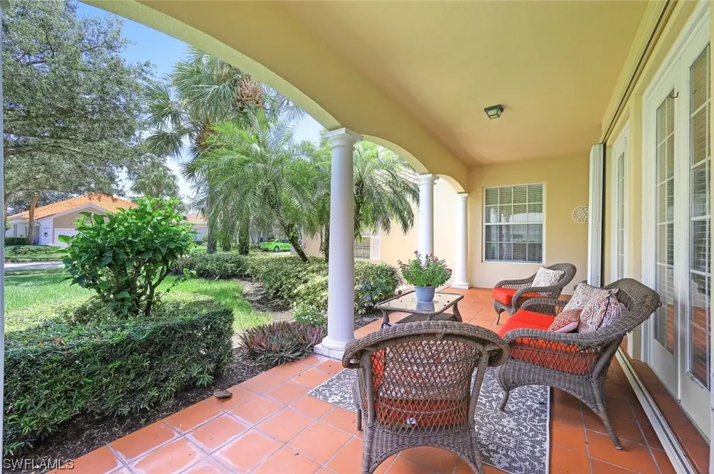 4313 Queen Elizabeth Way Naples FL 34119