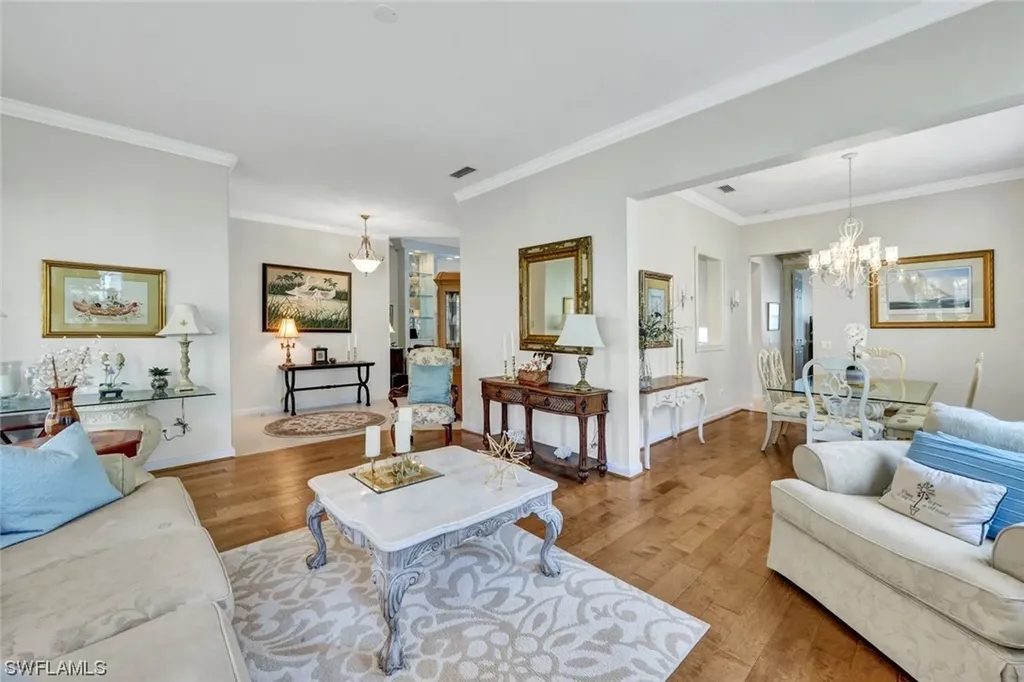 4313 Queen Elizabeth Way Naples FL 34119