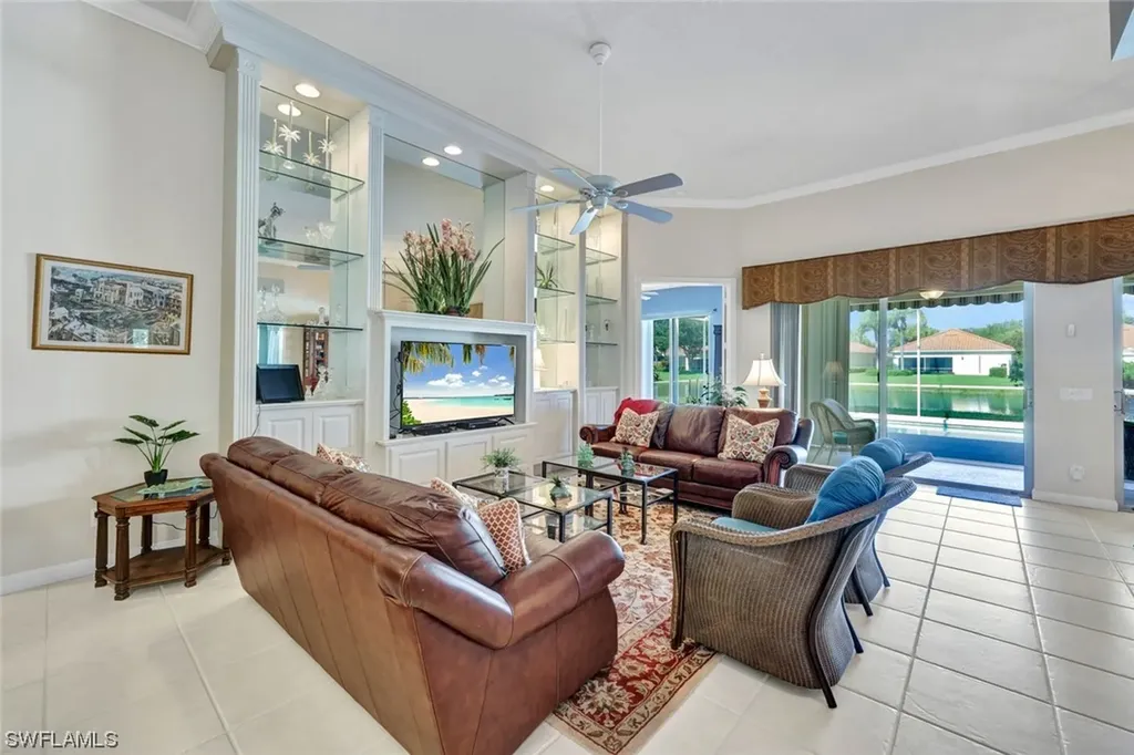 4313 Queen Elizabeth Way Naples FL 34119