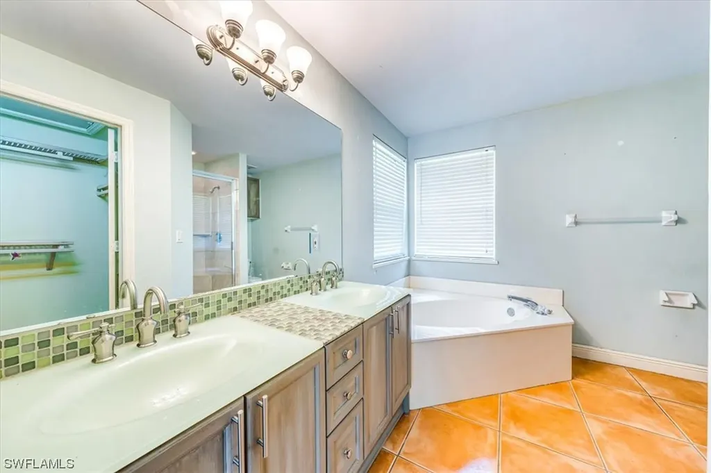 3625 3rd Avenue NW Naples FL 34120