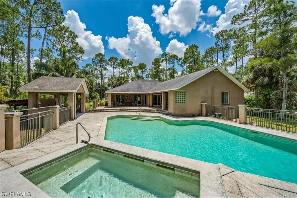 3625 3rd Avenue NW Naples FL 34120