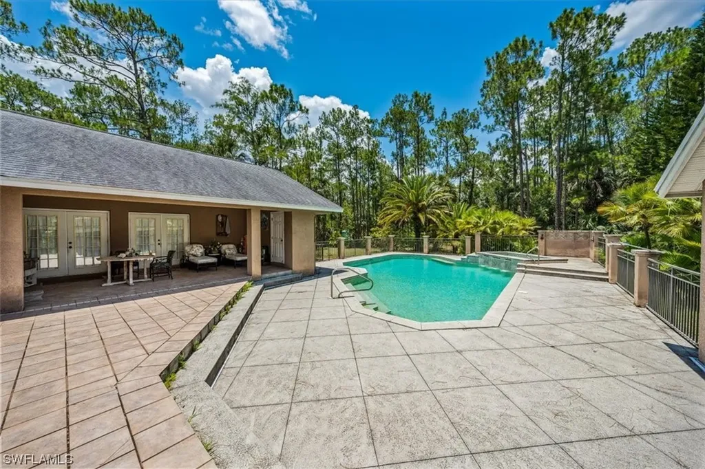 3625 3rd Avenue NW Naples FL 34120