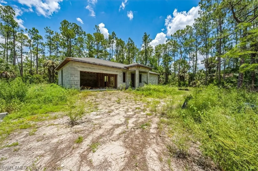 3625 3rd Avenue NW Naples FL 34120