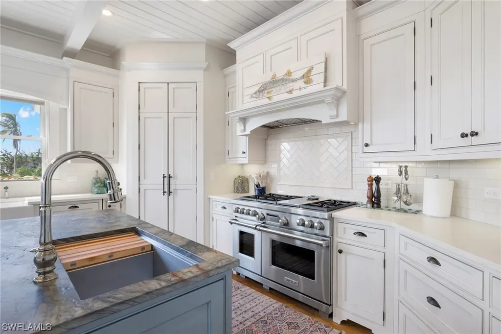 6401 Pine Avenue Sanibel FL 33957