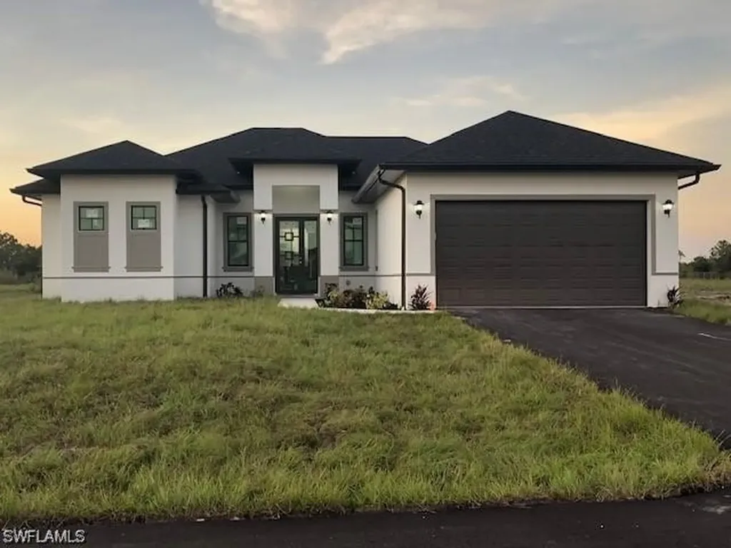 5733 Everglades Boulevard N Naples FL 34120