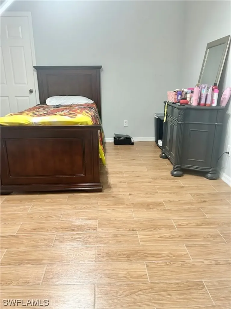 1923 NE 20th Terrace Cape Coral FL 33909