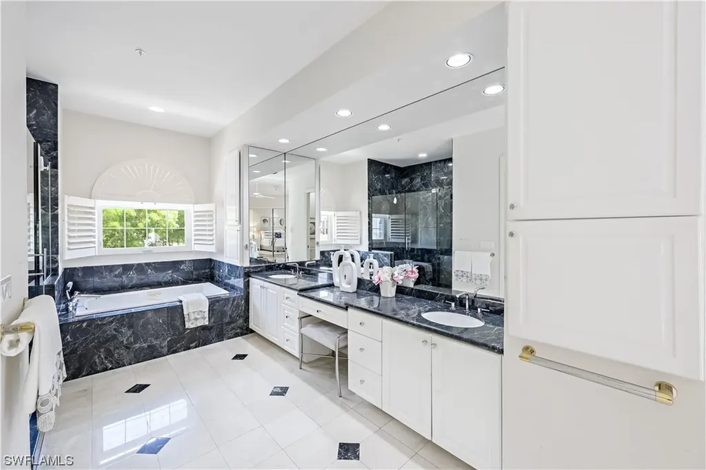 171 Colonade Circle Naples FL 34103