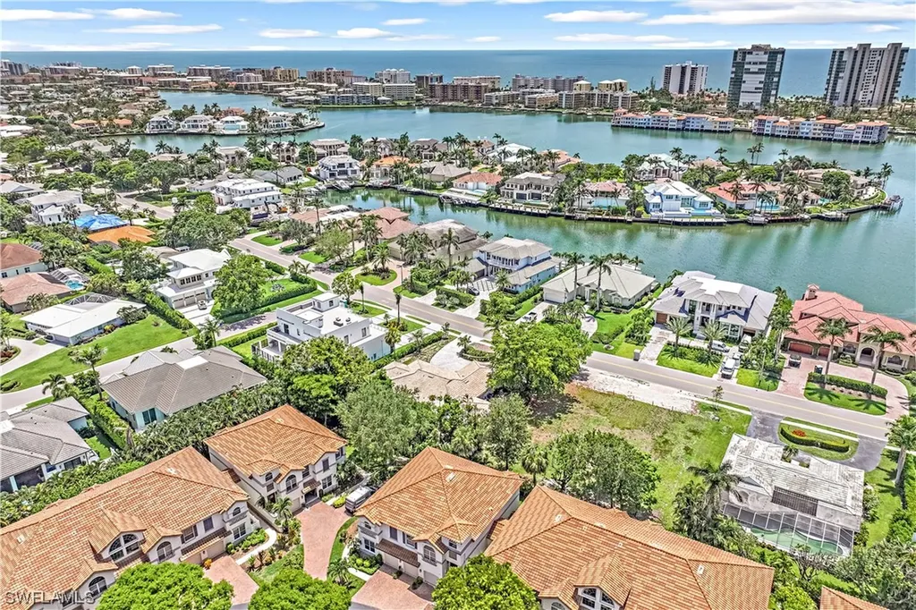 171 Colonade Circle Naples FL 34103