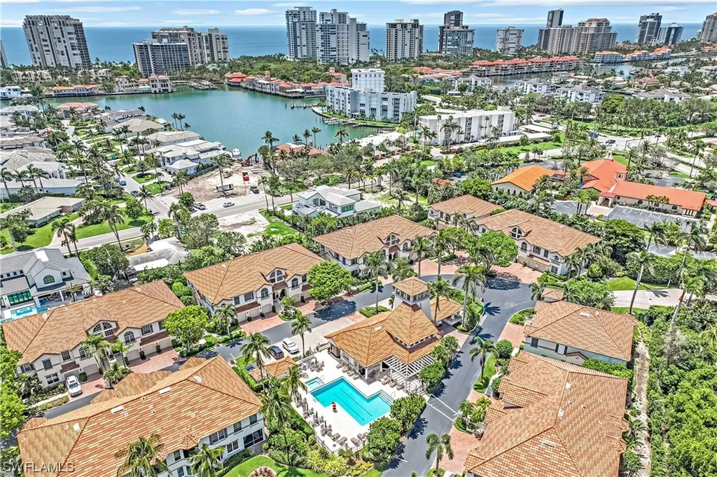 171 Colonade Circle Naples FL 34103