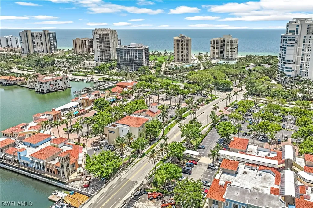 171 Colonade Circle Naples FL 34103