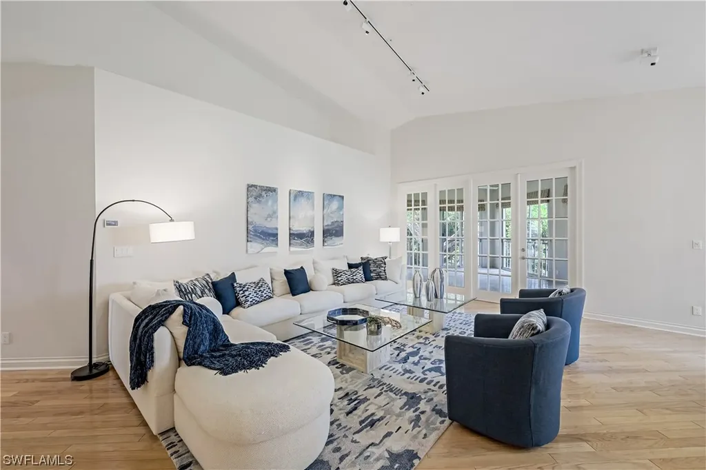 171 Colonade Circle Naples FL 34103