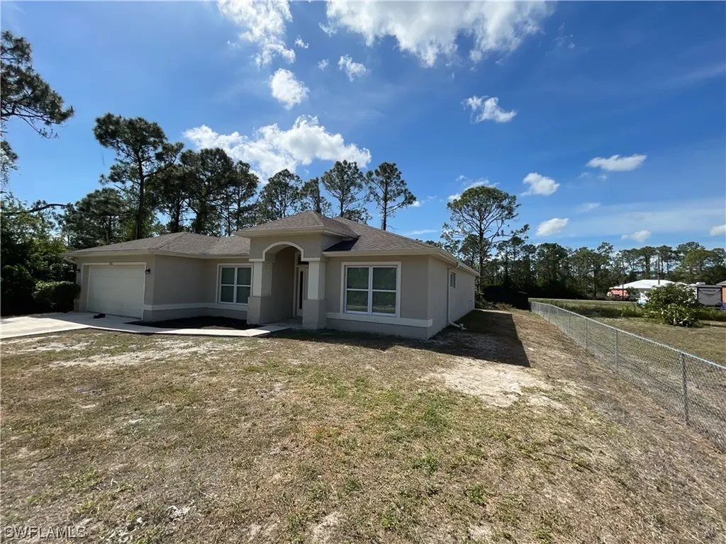 2807 2nd Street SW Lehigh Acres FL 33976