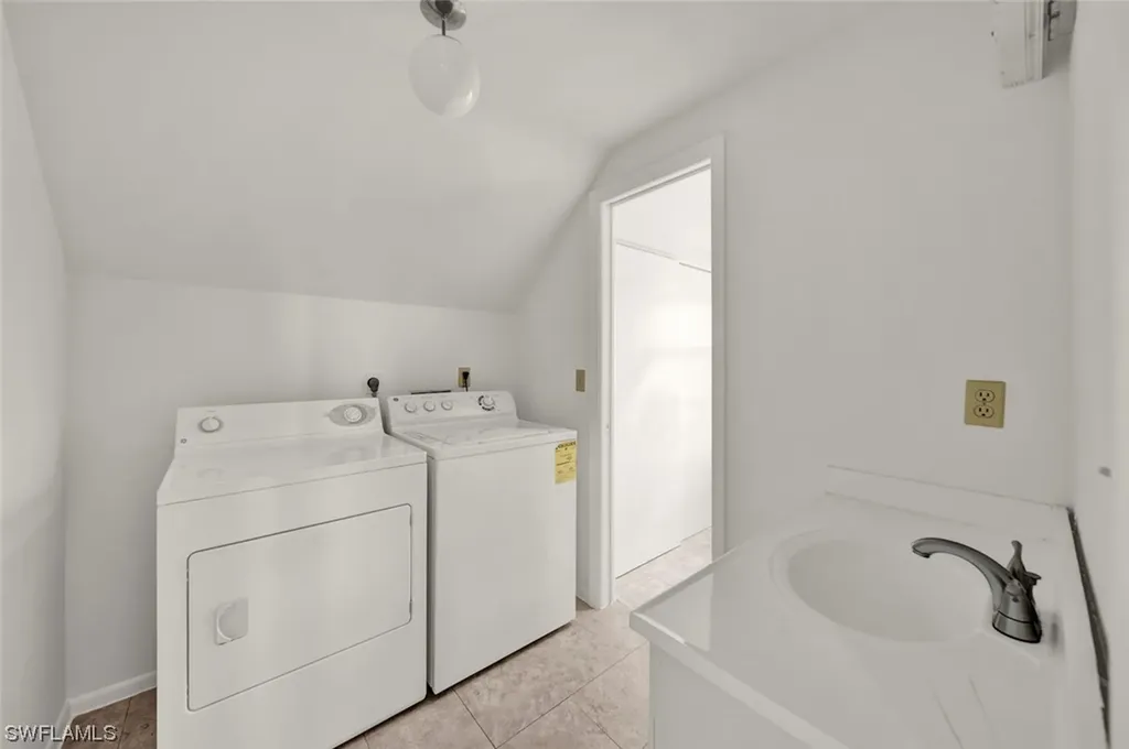 4263 Gulf Pines Drive Sanibel FL 33957