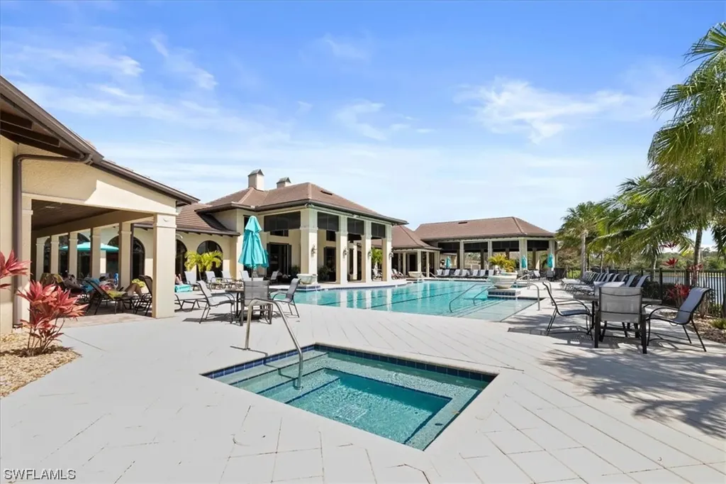 2107 Antigua Lane Naples FL 34120
