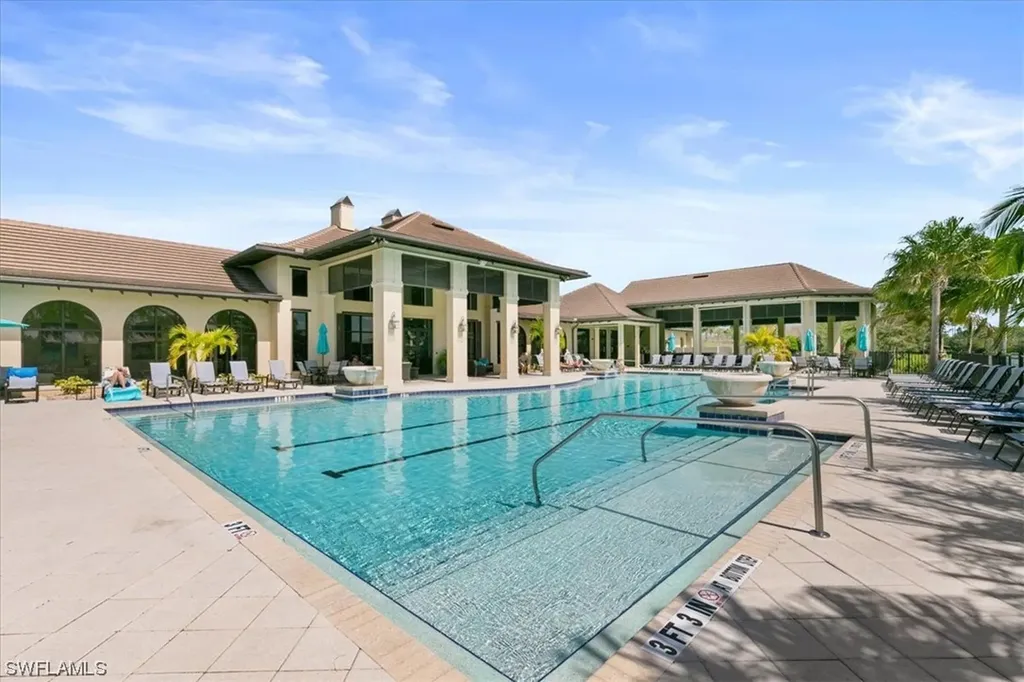 2107 Antigua Lane Naples FL 34120