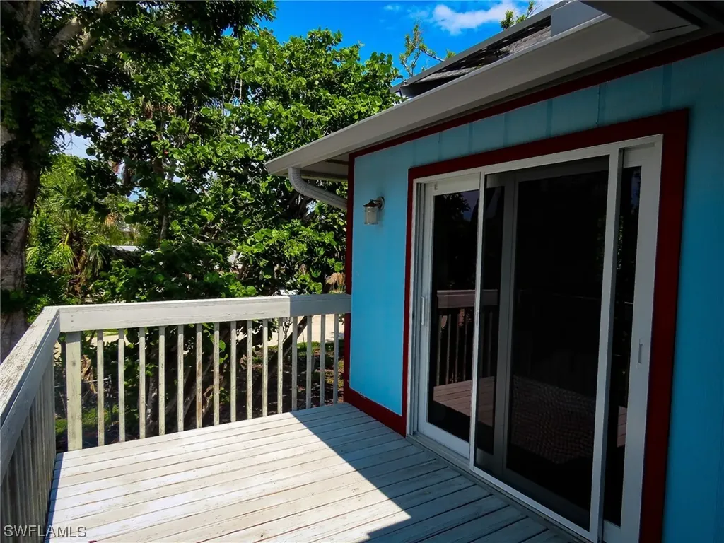 1535 Centre Street Sanibel FL 33957