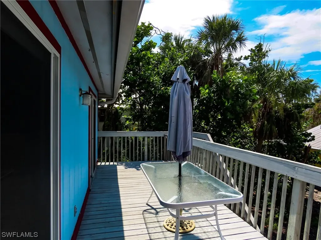 1535 Centre Street Sanibel FL 33957