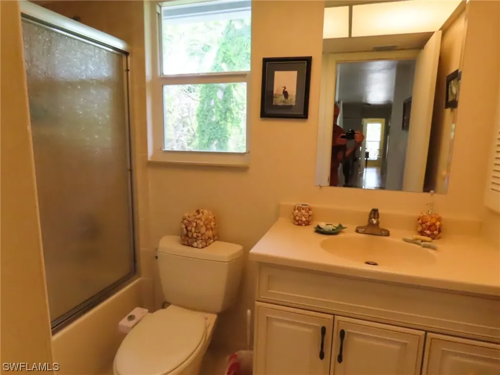 1535 Centre Street Sanibel FL 33957