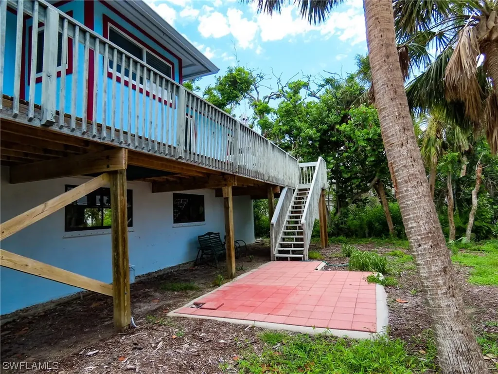 1535 Centre Street Sanibel FL 33957