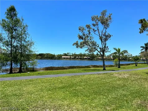 2819 Aintree Lane Naples FL 34112