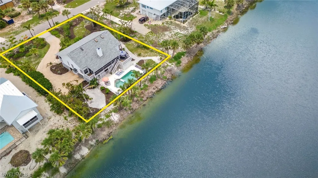 3302 Twin Lakes Lane Sanibel FL 33957