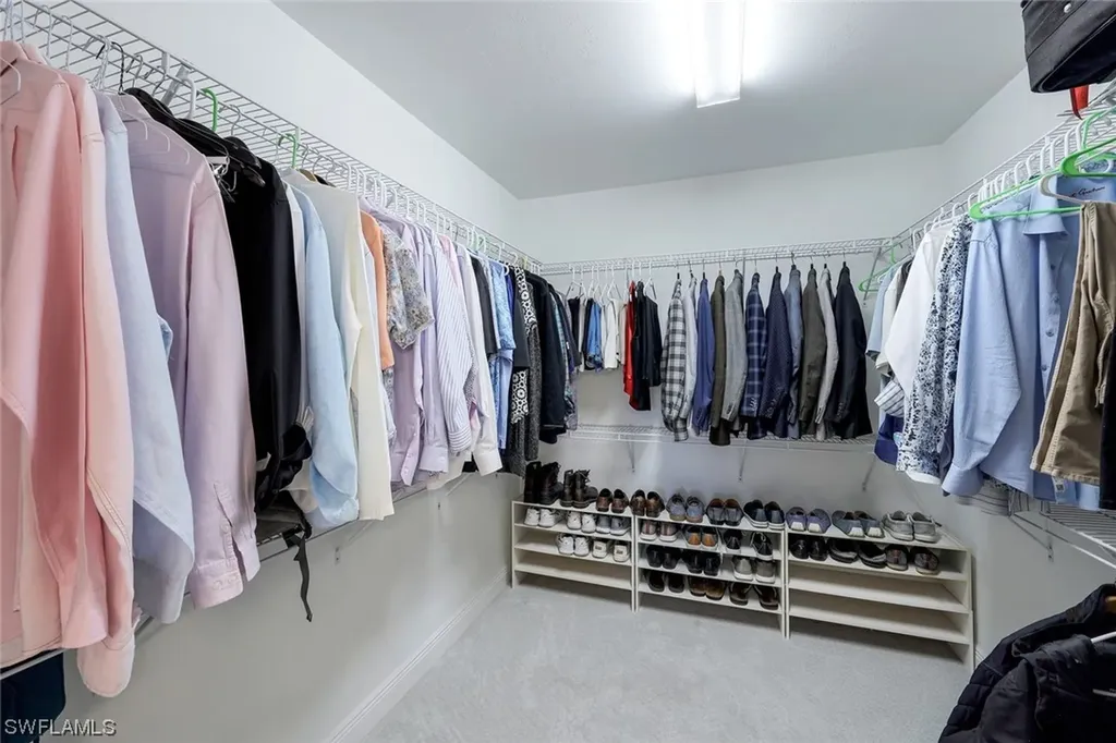 2561 Seychelles Drive Naples FL 34112