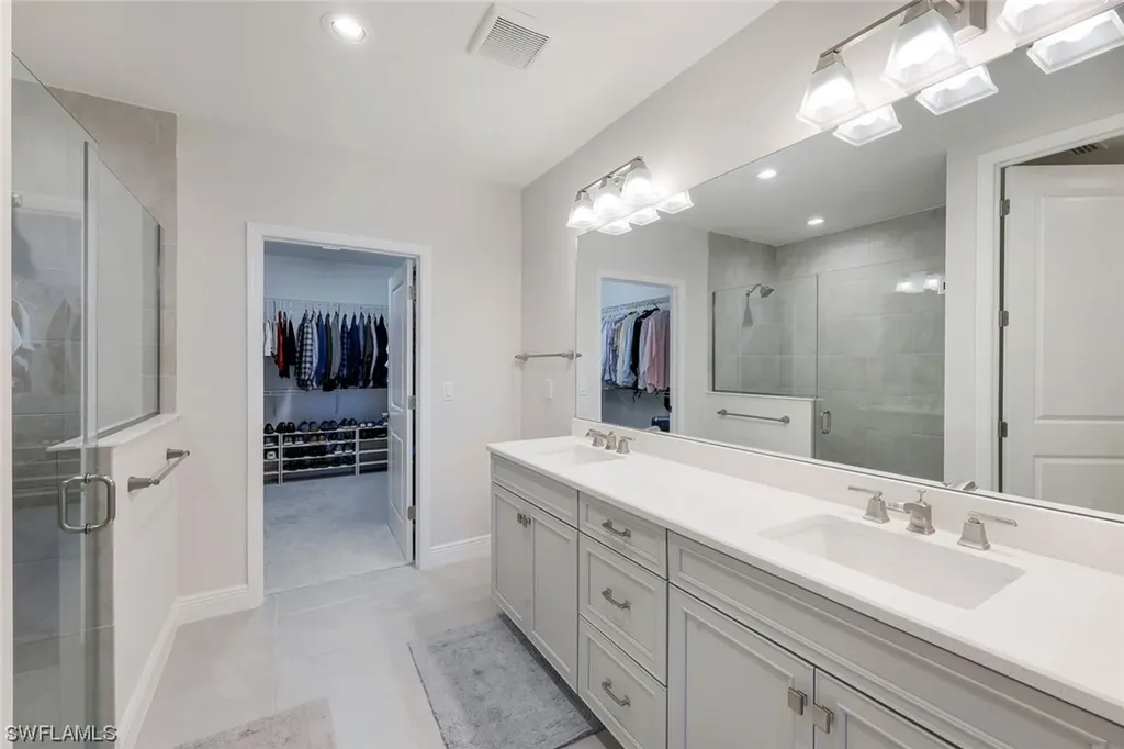2561 Seychelles Drive Naples FL 34112