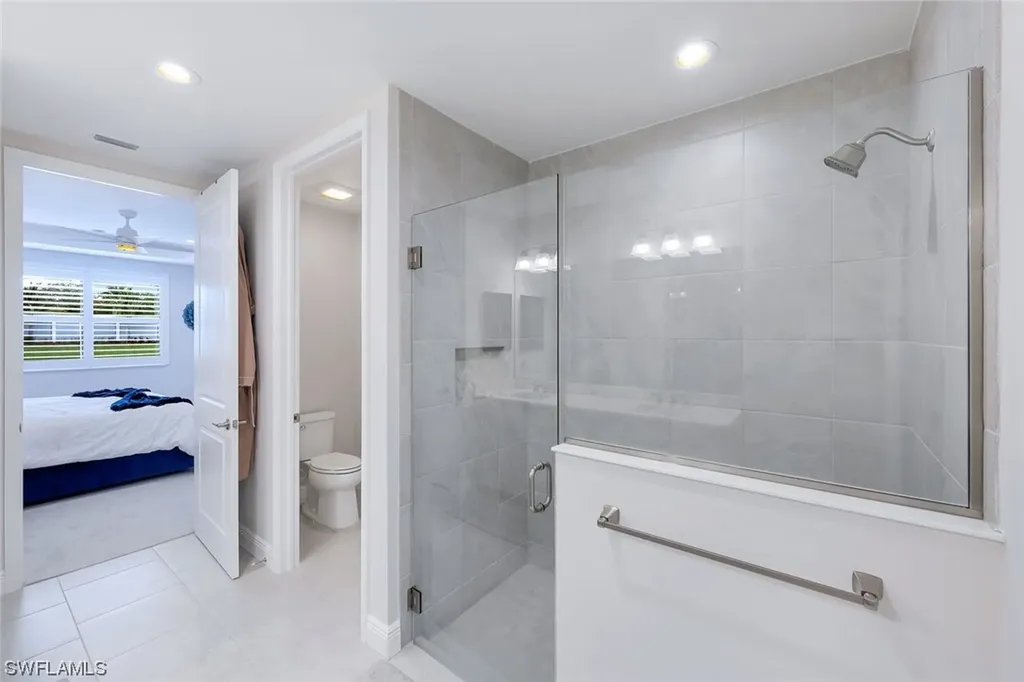 2561 Seychelles Drive Naples FL 34112