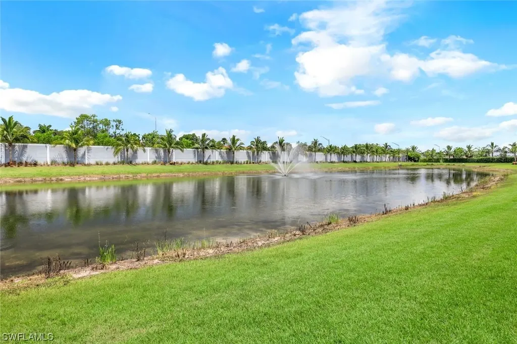 2561 Seychelles Drive Naples FL 34112