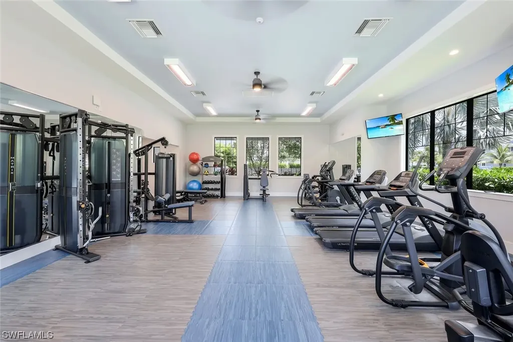 2561 Seychelles Drive Naples FL 34112