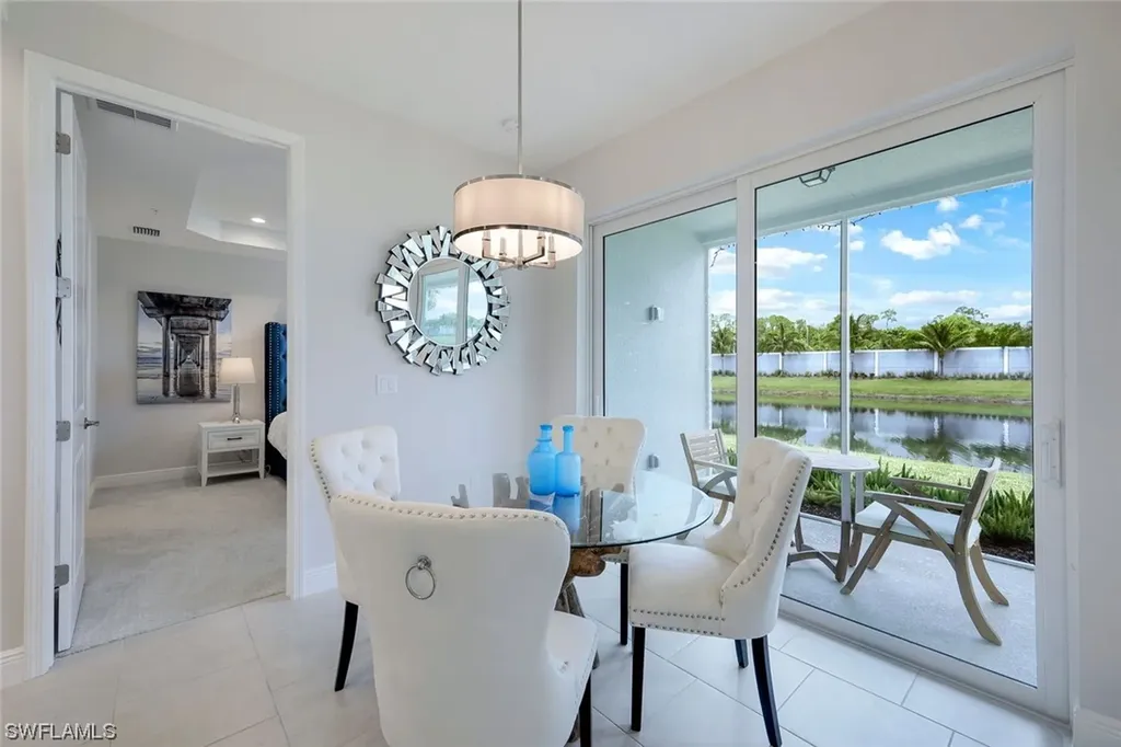 2561 Seychelles Drive Naples FL 34112