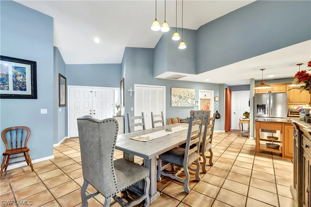 350 Henley Drive Naples FL 34104