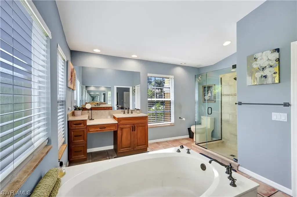 350 Henley Drive Naples FL 34104