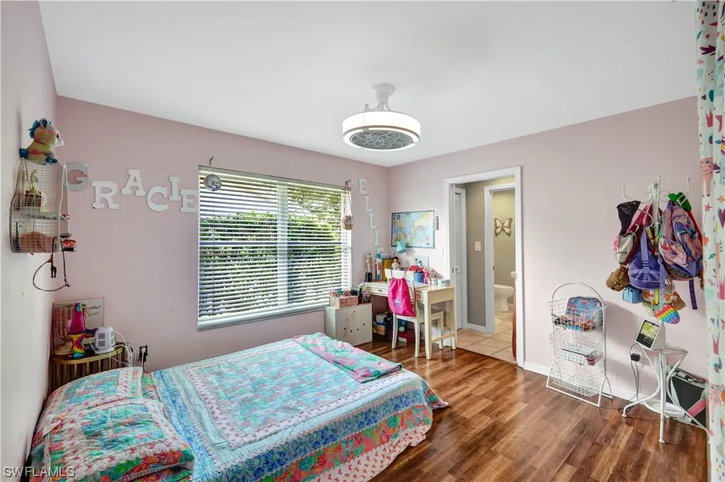 350 Henley Drive Naples FL 34104
