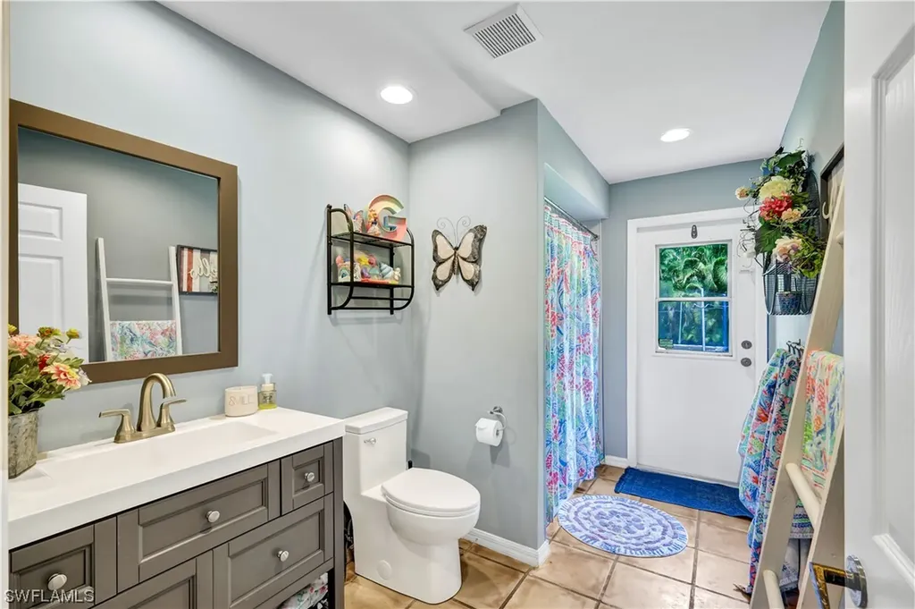 350 Henley Drive Naples FL 34104
