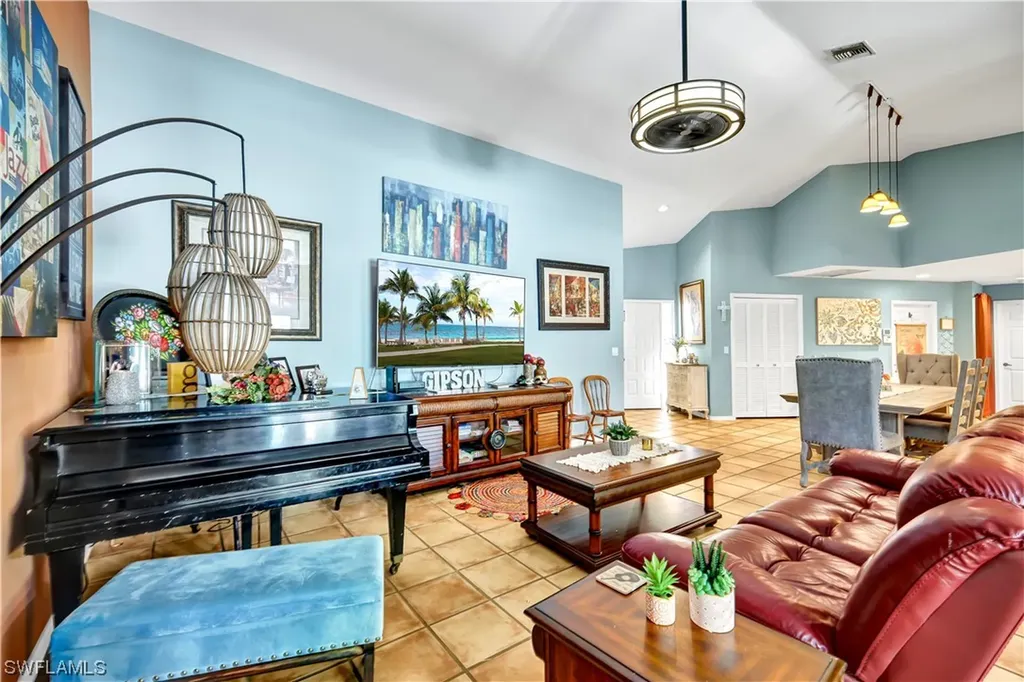 350 Henley Drive Naples FL 34104