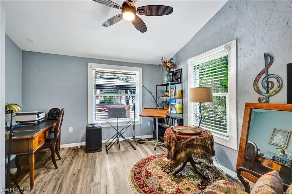 350 Henley Drive Naples FL 34104
