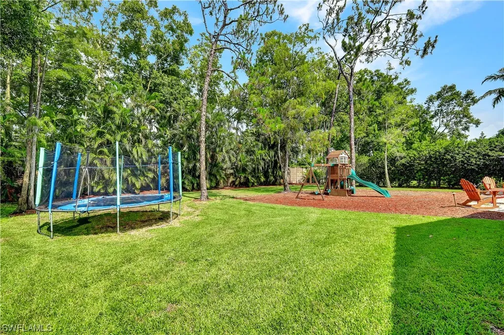 350 Henley Drive Naples FL 34104