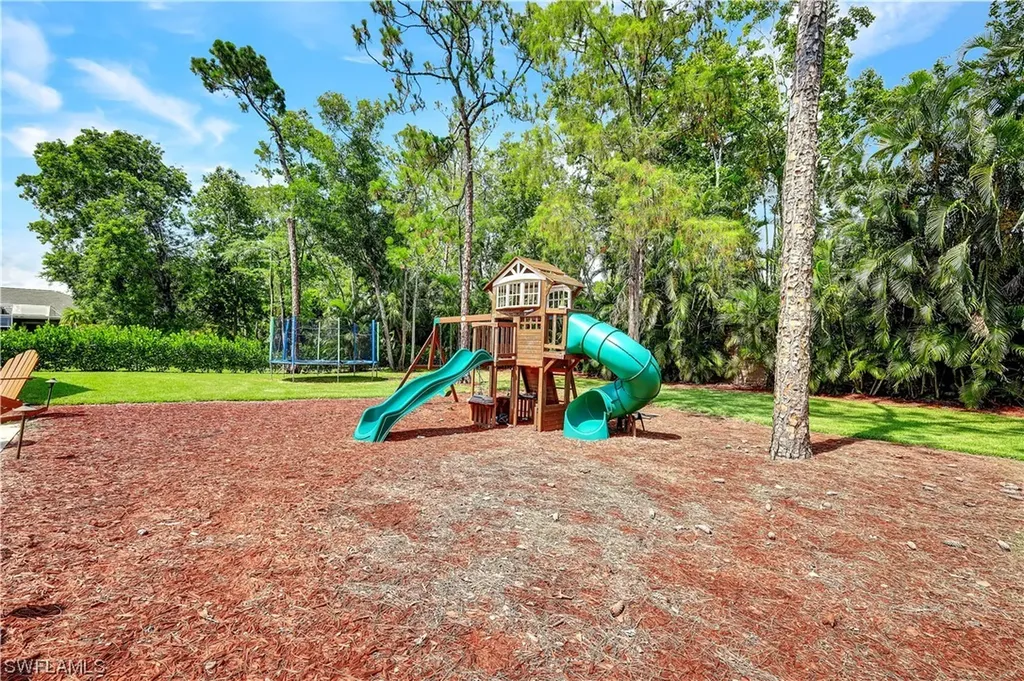 350 Henley Drive Naples FL 34104
