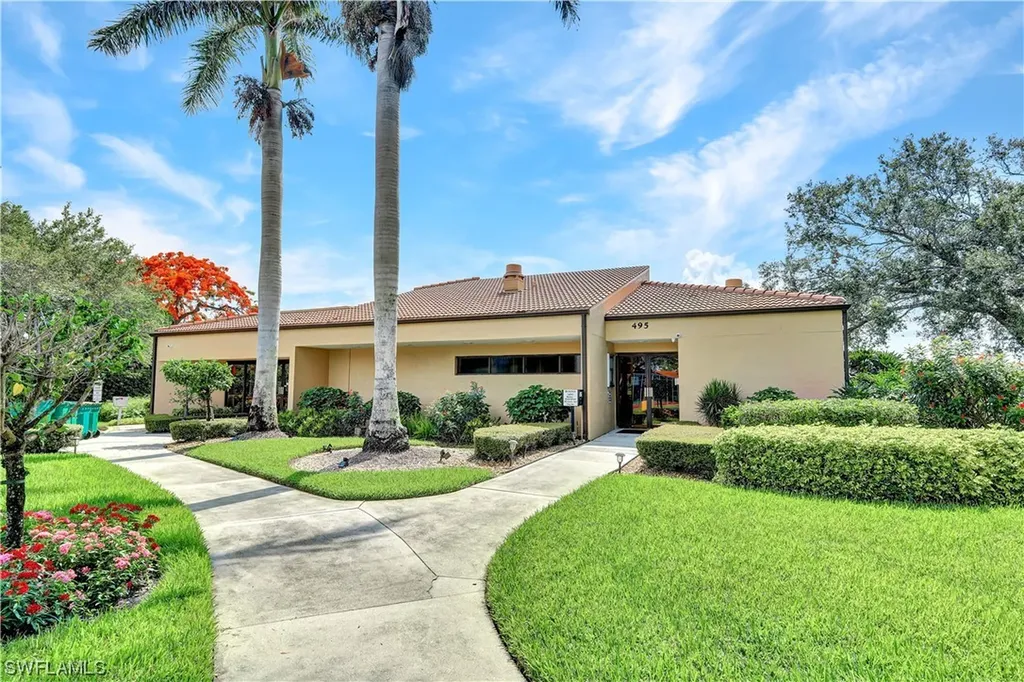 350 Henley Drive Naples FL 34104