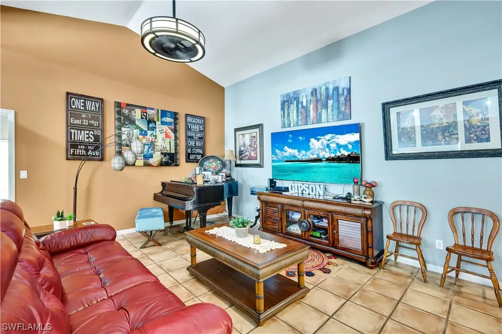 350 Henley Drive Naples FL 34104