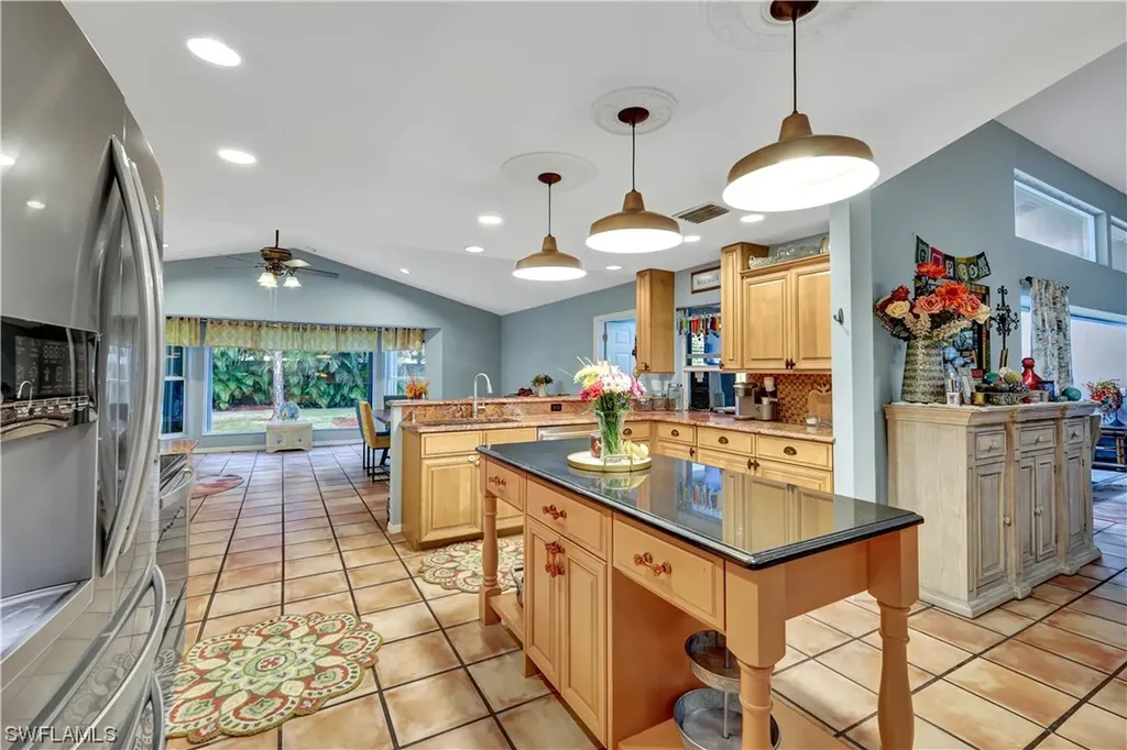 350 Henley Drive Naples FL 34104