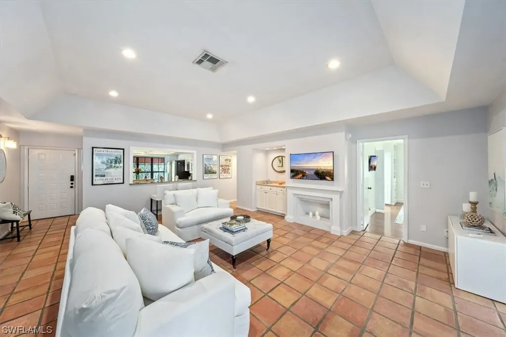 515 Serendipity Drive Naples FL 34108
