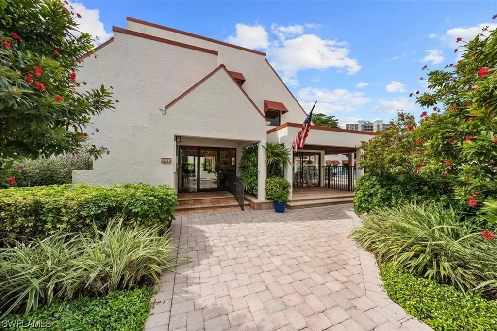 515 Serendipity Drive Naples FL 34108